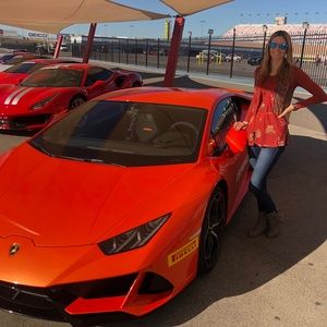 Meet your Posher, Kayla